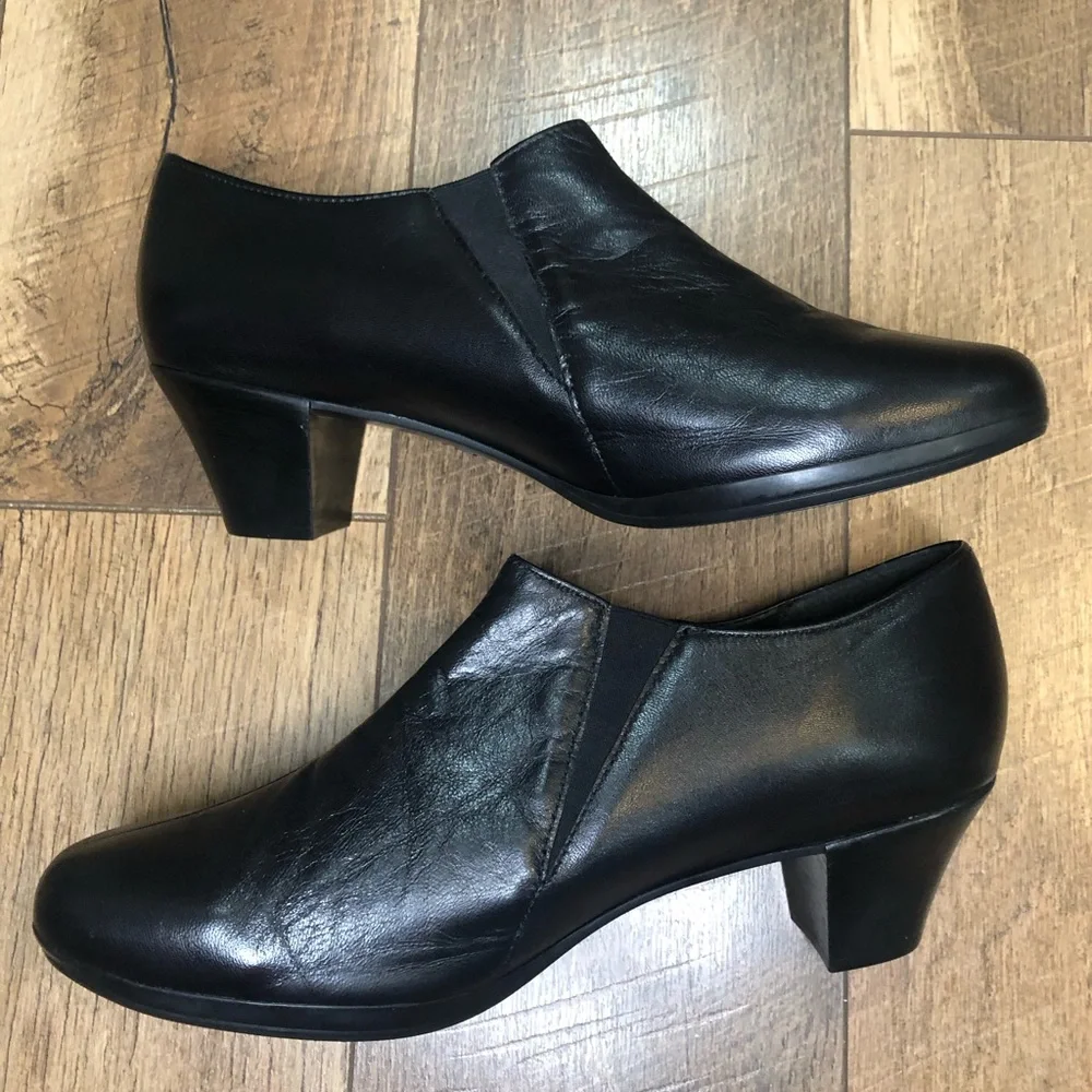 Munro Black Leather Loafer Pump Size 10.5 WW
